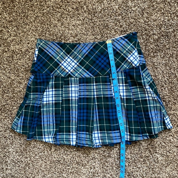 American Eagle Highest Rise Plaid Mini Skirt - Picture 4 of 10